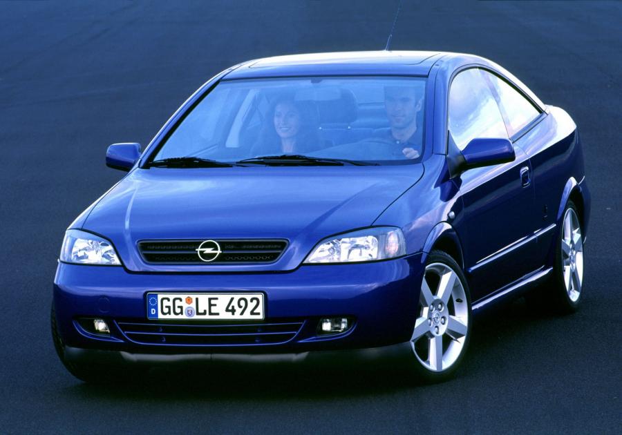  Opel Astra Coupe 2002 года  (фото 20 из 22)
